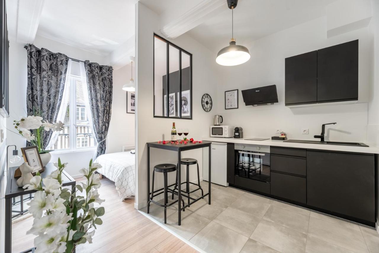 Egee By Kleidos-Charmant Studio Centre بونت أودوميه المظهر الخارجي الصورة